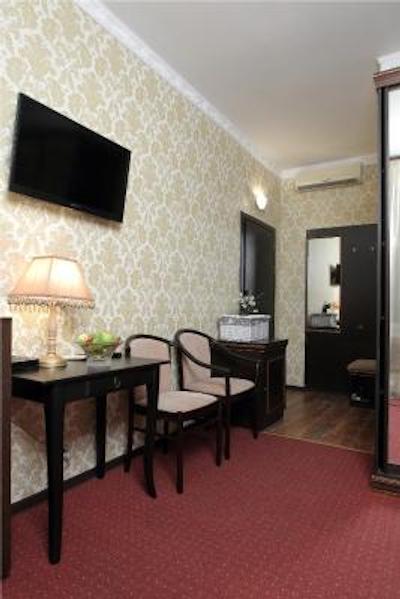 الیسیف آربات هتل