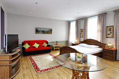 الیسیف آربات هتل