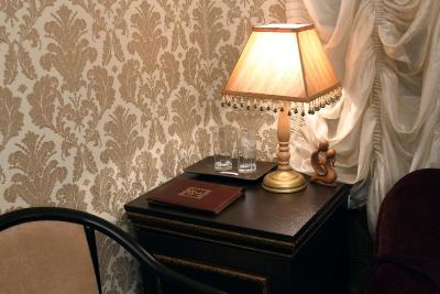 الیسیف آربات هتل