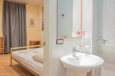 الیسیف آربات هتل