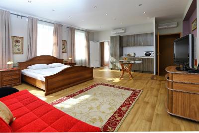 الیسیف آربات هتل