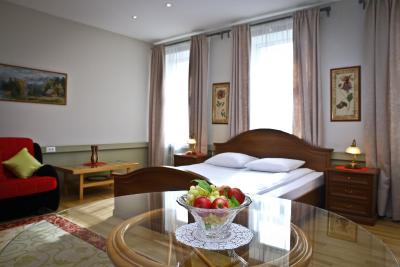 الیسیف آربات هتل