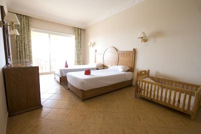 وتپیا بیچ کلوب