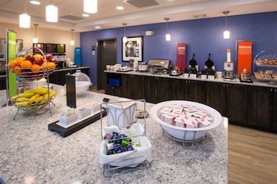 هامپتون این اند سویتز بای هیلتون فردریکتون