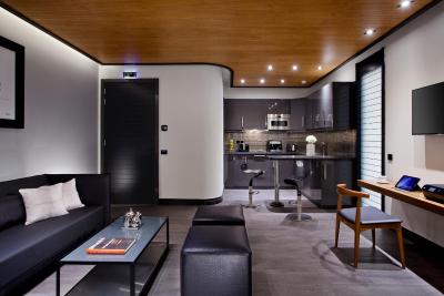 مت34 آتن هتل