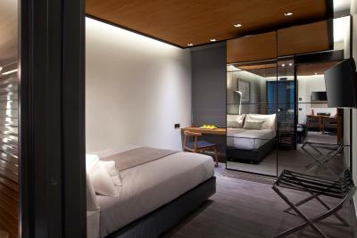 مت34 آتن هتل