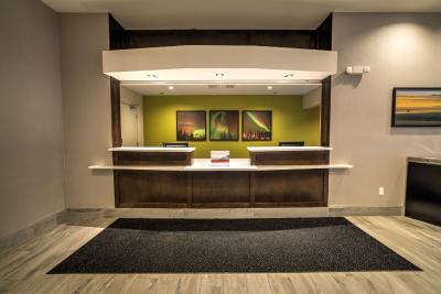 کاندلوود سویتز وست ادمنتون-مال اریا