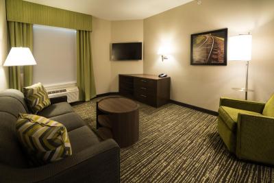 کاندلوود سویتز وست ادمنتون-مال اریا