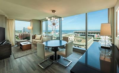 هیلتون کلولاند دونتون