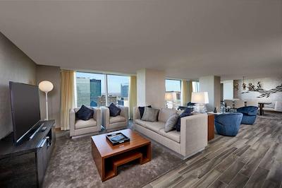 هیلتون کلولاند دونتون