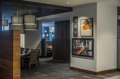 هیلتون کلولاند دونتون