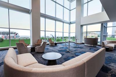 هیلتون کلولاند دونتون