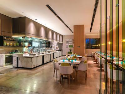 هیلتون گاردن این فشان