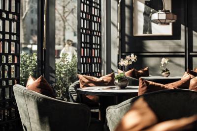 فور اسیسُنز هتل اسئوول