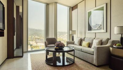 فور اسیسُنز هتل اسئوول