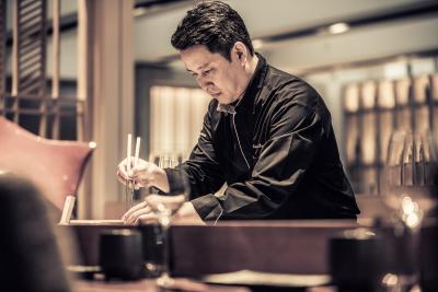 فور اسیسُنز هتل اسئوول