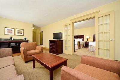 لا کوینتا این اند سویتز ایندیاناپلیز اسود