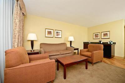 لا کوینتا این اند سویتز ایندیاناپلیز اسود