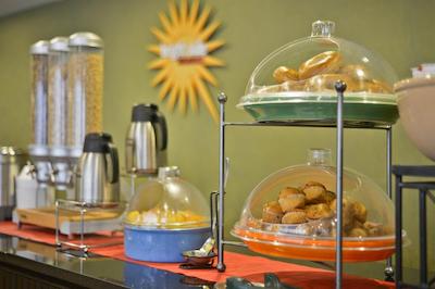 لا کوینتا این اند سویتز ایندیاناپلیز اسود