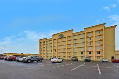 لا کوینتا این اند سویتز ایندیاناپلیز اسود