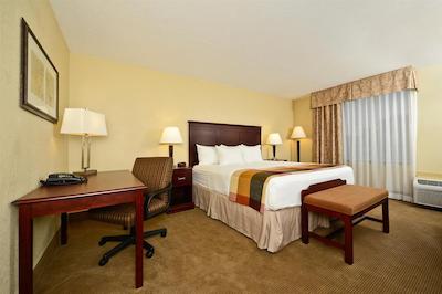 لا کوینتا این اند سویتز ایندیاناپلیز اسود