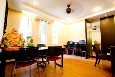 سینسووارن ایرپورت سوئیت هتل