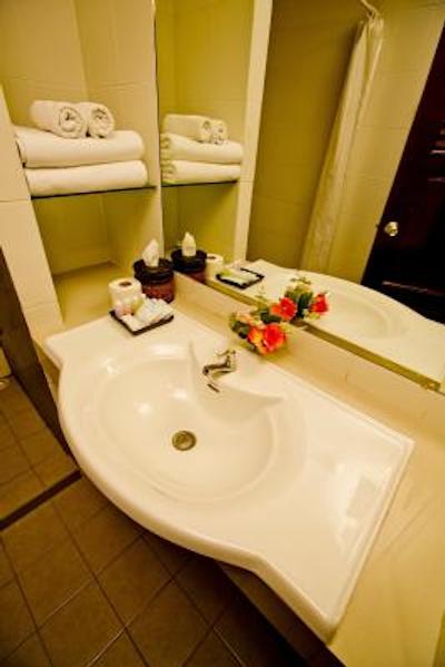 سینسووارن ایرپورت سوئیت هتل