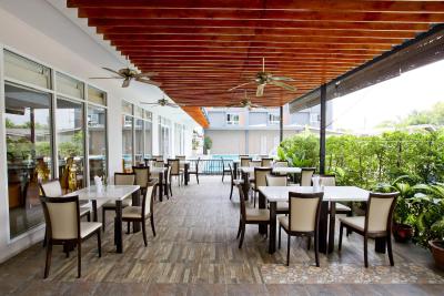 سینسووارن ایرپورت سوئیت هتل