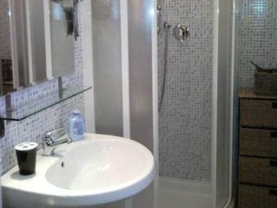 ب اند ب جولیوز کاسار