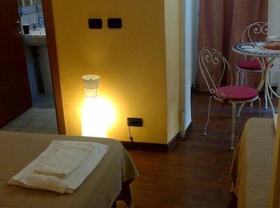 ب اند ب جولیوز کاسار