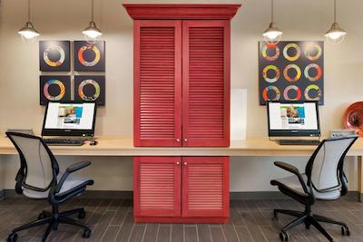 هم 2 سویتز بای هیلتون انچراج