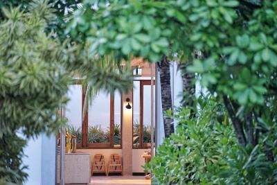 سلز بیچفرنت ریزرت