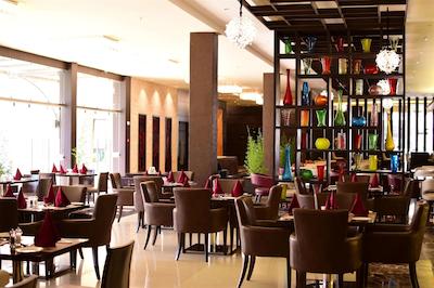 دوبلتری بای هیلتون نیربی هورلینگهام