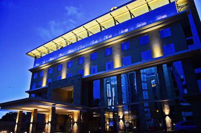 دوبلتری بای هیلتون نیربی هورلینگهام