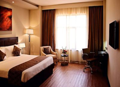 دوبلتری بای هیلتون نیربی هورلینگهام