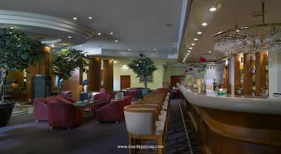 توئین تاورز هتل