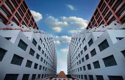 توئین تاورز هتل