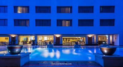 توئین تاورز هتل