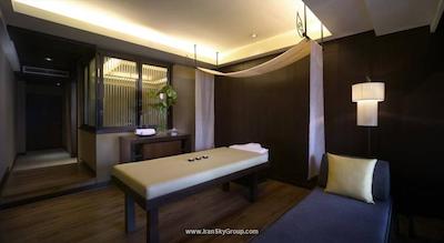 توئین تاورز هتل