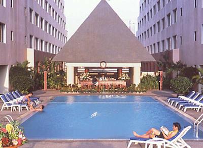 توئین تاورز هتل