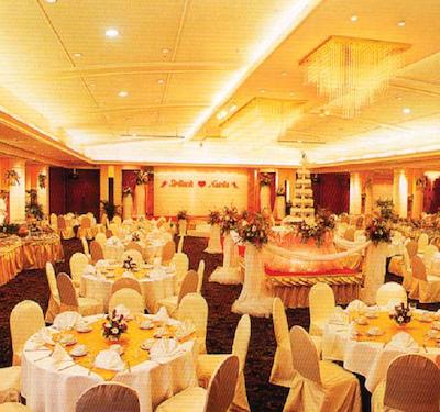 توئین تاورز هتل