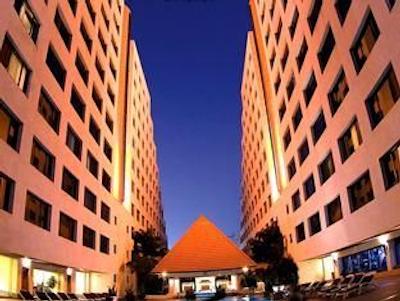 توئین تاورز هتل