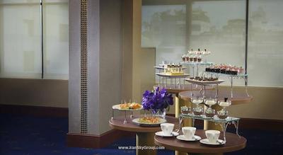 توئین تاورز هتل