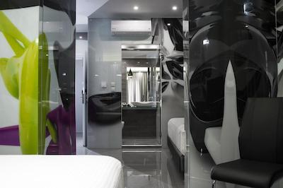 آتن لا استرادا سوئیت