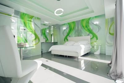 آتن لا استرادا سوئیت