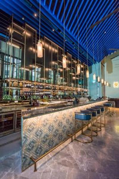 اواسیا هتل داون تاون