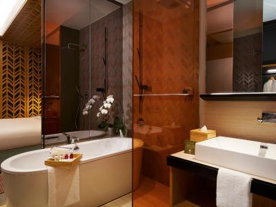 اواسیا هتل داون تاون