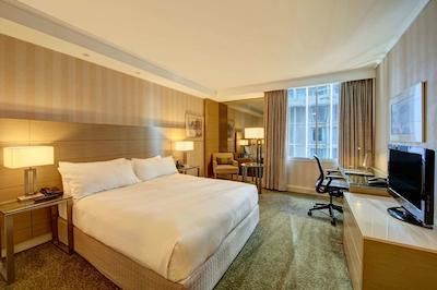 هیلتون پرد پارملیا