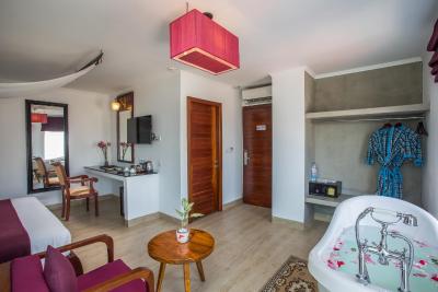 و هتل فنم پنه