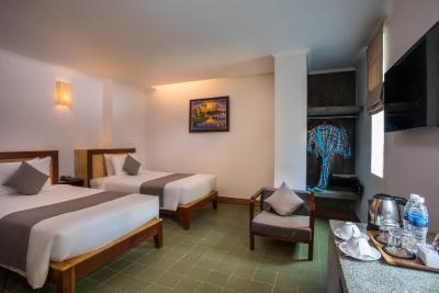 و هتل فنم پنه